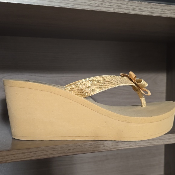 Guess Wedge Sandals - Picture 7 of 7